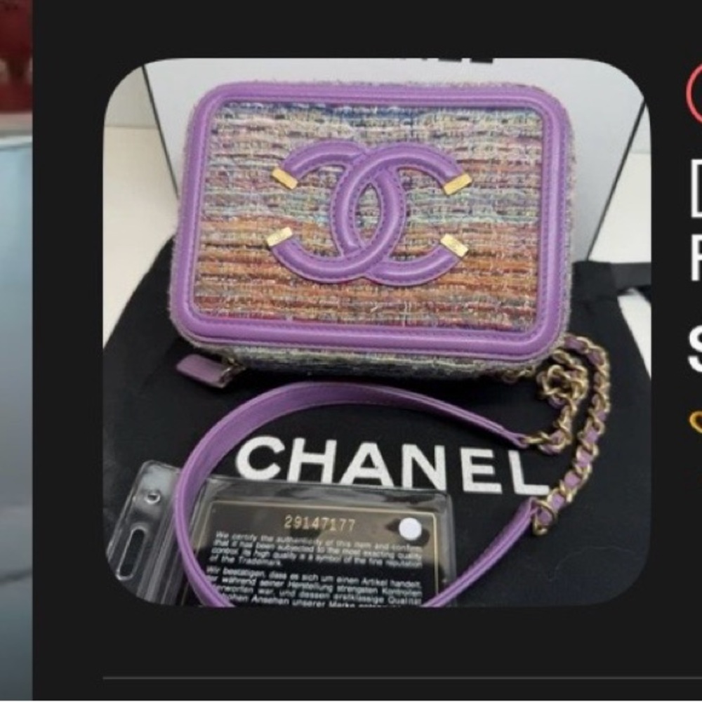 Chanel CC Filigree vanity case, multicolor rainbow tweed. Dust bag + Box A cond.